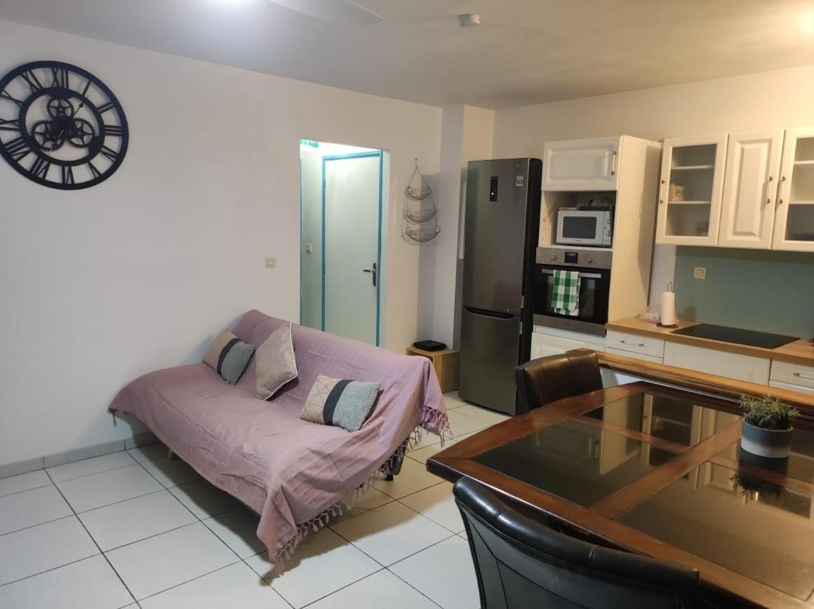Charmant Appt Proche De Toutes Commodites La Possession Exterior foto